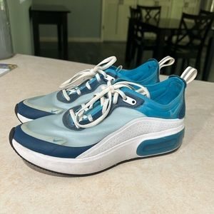 Nike Air Max Women’s 7.5